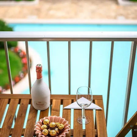 Lamazonico - Proche Centre - Clim - مينتون